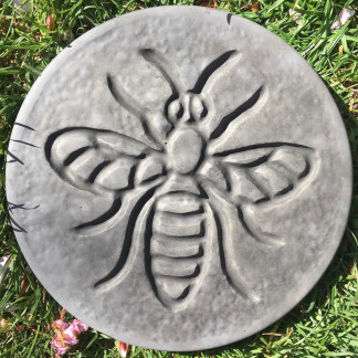 Pack of 1 Garden Stepping Stone with Bee design in charcoal colour