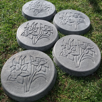 Daffodil Garden Stepping Stones Charcoal