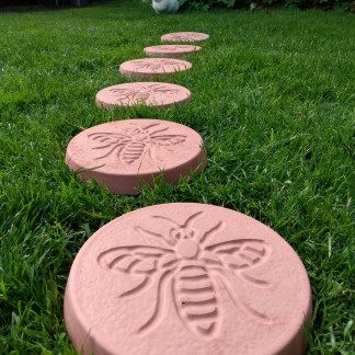 Bee Garden Stepping Stones Terracotta